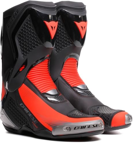 Bottes de moto Dainese Torque 4 sur Circuit et Courbes Rapides