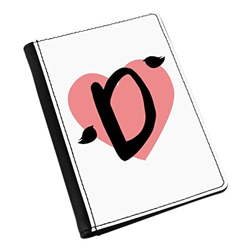 Protège-passeport lettres D cœur pour organiser vos documents de voyage avec style