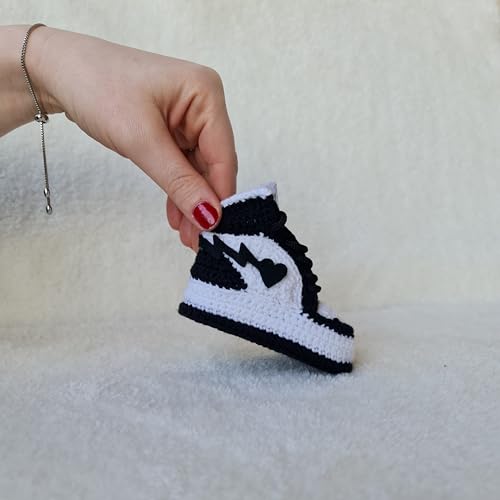 Crochet Baby Sneakers Booties, Organic Newborn Fashion Kicks, Retro Basketball Baby Shoes, Customizable for Gender Reveal, Baby Shower Gift2