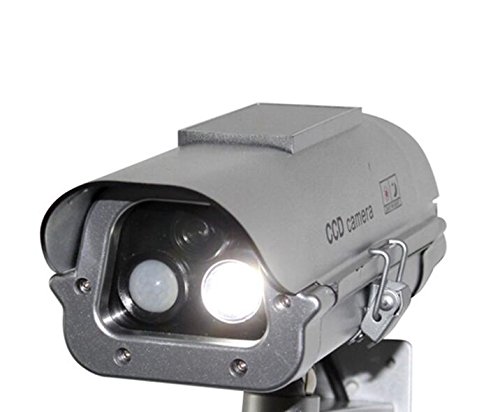 BW Caméra factice de vidéosurveillance extérieure à énergie solaire avec lumières LED infrarouges clignotantes et détection de capteur humain