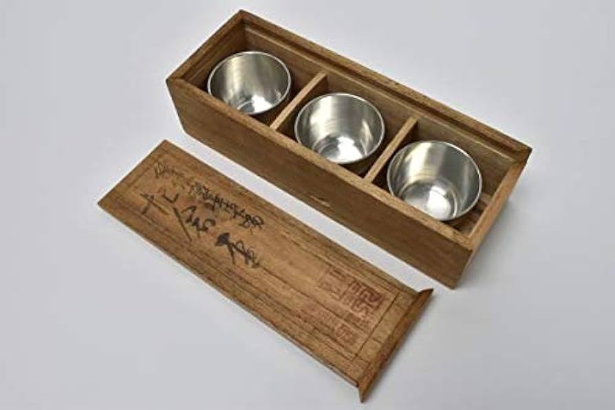 Amazon.co.jp: 下賜品天皇陛下緑綬褒章授章記念御下賜錫盃珍品