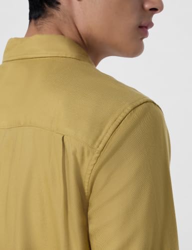 Image of Levi's Men's Solid Slim Fit Shirt