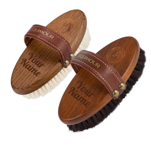 Cepillo de madera para caballos Equimour Glanz-Duo para el ritual de limpieza en el establo
