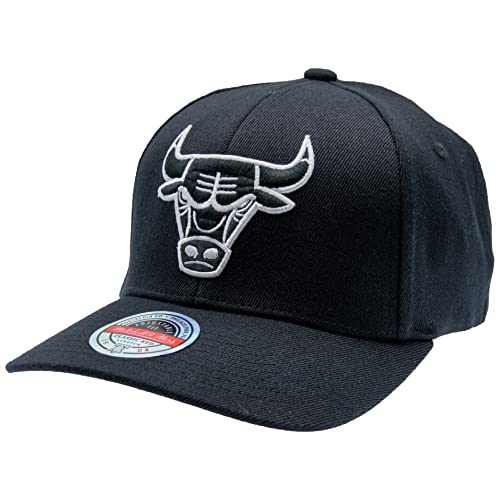Mitchell & Ness Snapback Curved Classic Red - Black & White - Chicago Bulls