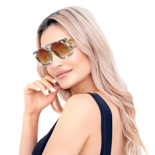 Lunettes de soleil strass pour un look festival chic et élégant en terrasse