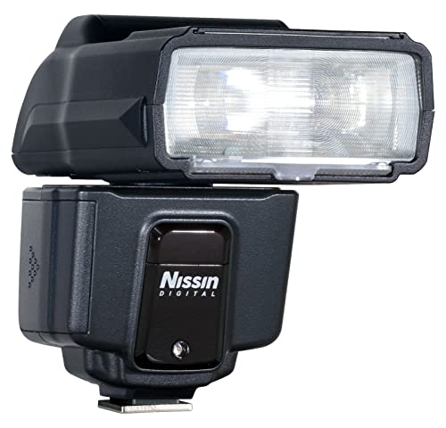 Il flash permette di illuminare lunghezze focali da 24 a 200 millimetri.