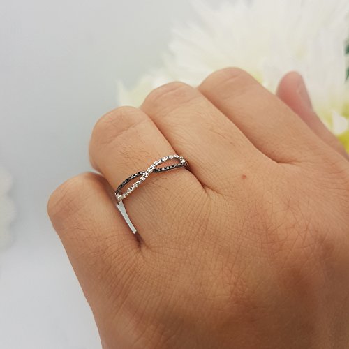 Dazzlingrock Collection 0.10 Carat (ctw) Round Black Diamond & White Diamond Swirl Infinity Style Wedding Band for Women in 925 Sterling Silver3