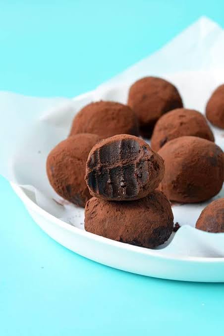 Image of Premium Chocolate Gifts | Handmade Gift Hamper | Almonds Chocolate