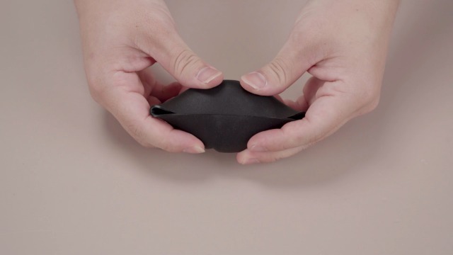 Linkidea 2 Copriborraccia In Silicone Per Bottiglie 17 Oz A Forma Di Cola – Protezione Antiurto Grigio