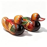 Artisanat exquis: le canard mandarin adopte le design peint avec des couleurs vives. La figurine de canards mandarin exquise rend votre décoration domestique pleine de style élégant. La statue de canard peinte à la main ajoute un ajout réfléchi et significatif, faisant de ces décorations un choix délicieux