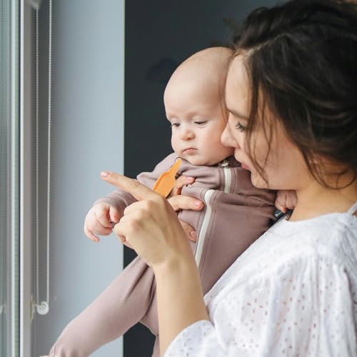 Image of GLEAVI 3pcs Baby Nose Cleaning Tweezers Safe Ear and Navel Care for Infants Gentle Clips for Easy Ear Wax Removal and Snot Relief Essential Baby Care Tool