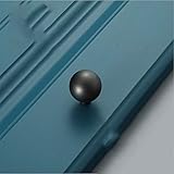 3.Put les vis hors de l'intérieur de la porte d'armoire, d'aligner les trous de fixation et serrer avec un tournevis.