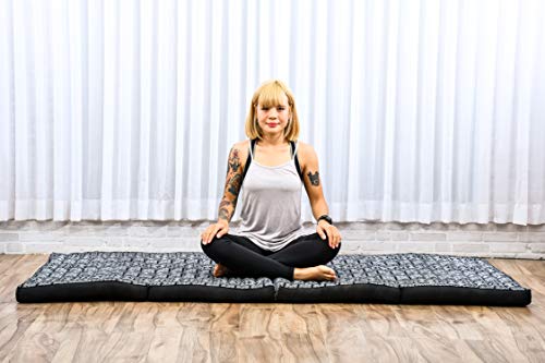 Image of Leewadee Trifold Mattress Standard - Comfortable Thai Massage Pad, Foldable Floor Mattress Filled with Kapok, Perfect to Use as a Sleeping Mat 79 x 28 inches, Black