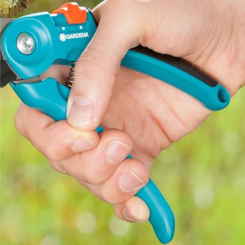 Gardena Gartenschere A/S: Stabile Rebenschere mit Amboss-Schneide für älteres und trockenes Holz bis 18 mm Durchmesser, mit zwei Griffpositionen und ergonomischen Griffen (8855-20)