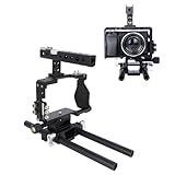 Regolazione della messa a fuoco precisa: il kit di gabbia della fotocamera include un anello di fuoco e focus, consentendo agli utenti di mettere a punto lunghezze focali in base alle esigenze di tiro specifiche. Questa adattabilità soddisfa vari requisiti fotografici, garantendo immagini chiare e focalizzate in ogni situazione.