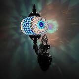 ● Applique murale en mosaïque turque - fabriquée de manière unique en utilisant des pièces découpées avec précision et soigneusement placées ensemble pour produire un motif spécial sur un abat-jour unique.