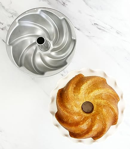 Image of USA Pan Global Swirl Tube Cake Pan