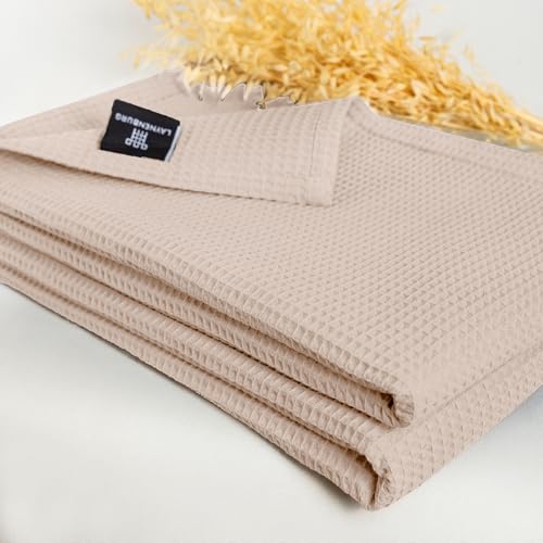 LAYNENBURG Premium Tagesdecke 180 x 220 cm - Waffelpique 100% Baumwolle - leichte Wohndecke Waffeloptik - Baumwolldecke als Bett-Überwurf, Sofa-Überwurf, Couch-Überwurf - Sofa-Decke (beige)