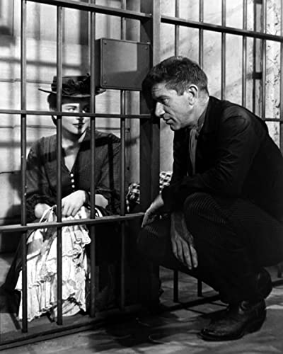 Estrella en el polvo (1956) Coleen Grey, Richard Boone Foto de 10 x 8 pulgadas