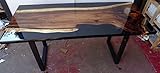 Fantástica mesa de comedor de estilo industrial, hecha a mano, de madera de suar teca recubierta de resina negra, patas de hierro de colores de negro, 162 x 69 x 76 cm aprox. es irregular, grosor de madera 4 cm, las pequeñas inperfecciones son testimonio de un objeto artesanal.