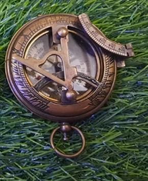 Brújula de latón vintage con reloj de sol ajustable para camping miniatura 2