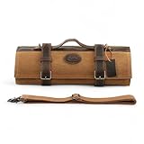 Artisanat supérieur – Confectionné à la main avec soin et précision, chaque sac à couteaux KAAMUT est conçu pour résister à un usage quotidien en cuisine professionnelle. Avec des coutures renforcées et des matériaux de première qualité, ce sac garantit longévité, fiabilité et élégance. Ce savoir-faire assure que le sac supporte les exigences rigoureuses de la vie culinaire tout en restant raffiné.