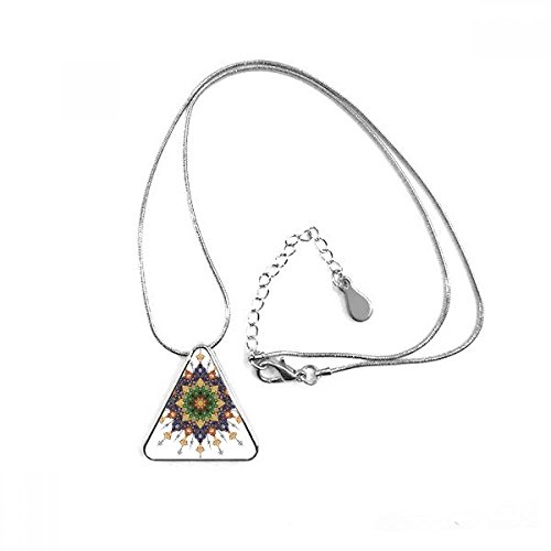 Cadre moderne répétition parallèle motif triangle pendentif collier chaîne art
