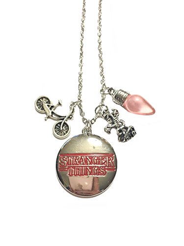 Giulyscreations Collier Stranger Things Métal sans nickel Logo Lumières Noël Série TV Undici Eleven Will Mark Dustin Lucas Demogorgone Cosplay Cover