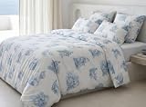 LE BLEU TOILE DE JOUY RESTE-T-IL BEAU APRÈS LAVAGE ? Oui. Cette housse de couette 200x200 coton est lavable en machine à 40°C, avec séchage à basse température recommandé et repassage léger si nécessaire. L’impression de qualité aide à préserver le bleu et les détails du motif Toile de Jouy. Le tissu est conçu pour ne pas se décolorer, en conservant durablement sa belle couleur tout en gardant sa forme et son toucher agréable lavage après lavage. Une parure de lit coton durable pour un usage quotidien.