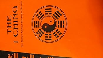 Paperback The I Ching the ancient Chinese divination method the timeless wisdom of the Book of Changes paperback Book