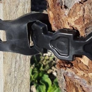 BricoLoco.com Brida entutorar árboles. Pack 10 uds. Correa Ajustable para Sujetar árboles a tutores. Collar de Goma para sujeción de árboles a Tutor guía sin dañar el Tronco. Atadura Suave. (10)