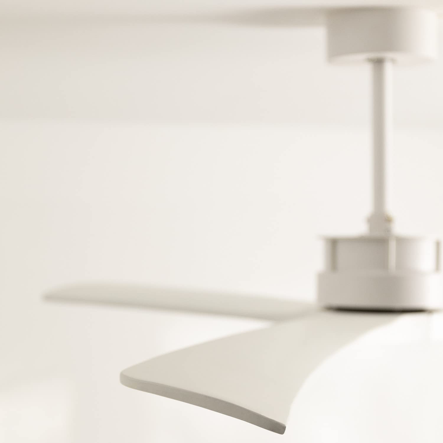 CREATE / WINDLARGE/Ventilateur de plafond avec télécommande et Wifi, blanc pales blanches / 40W, silencieux, Ø152 cm, 6 vitesses, minuterie, 2 hauteurs, moteur DC, fonction été-hiver