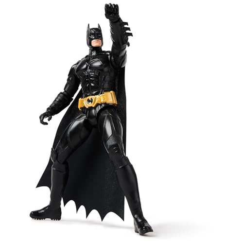 DC Comics Batman Figura Batman o cavalheiro escuro, colecionável 85º aniversário, figura de ação de 30 cm - 6071115 - brinquedo crianças 3 anos - presente criança 3 anos +