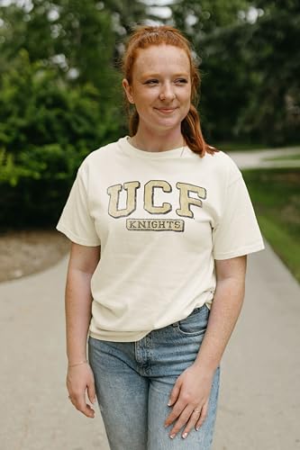 Camiseta NCAA retro ivory para lucir un look universitario en tus días libres 3