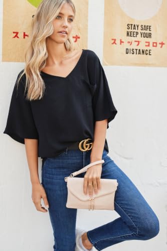 Image of FashionPuzzle Envelope Wristlet Clutch Crossbody Bag with Chain Strap
