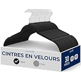 LOT ÉCONOMIQUE DE 30 CINTRES ASSORTIS – Trente cintres en velours noir identiques pour un look uniforme et élégant dans votre armoire. Idéal pour les maisons, appartements, chambres étudiantes ou boutiques. Simplifie l’organisation, économise de l’espace et offre une vue claire sur toute votre garde-robe.