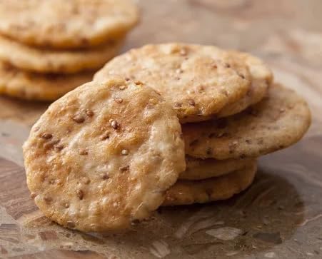 無添加 自然風味の五穀せんべい100g×2袋 ■コンパクト便で配送■ 玄米、はと麦、ひえ、アマランサス、ごまを混ぜ合わせ生地を作り、独自の火加減で丹念に焼き上げました。