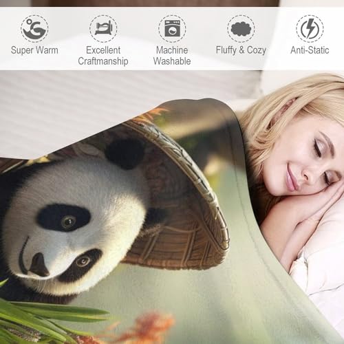 Manta cálida de franela para frío en sofá con estampado panda 4