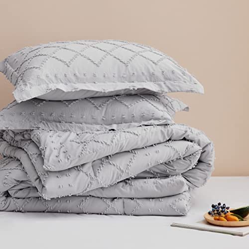 Image of Bedsure Full Comforter Set - Light Grey Comforter, Boho Tufted Distressed Vintage Bedding for Kids, 3 Pieces Farmhouse-Style Bed Set for All Seasons, Fluffy Soft Bedding with 2 Pillow Shams