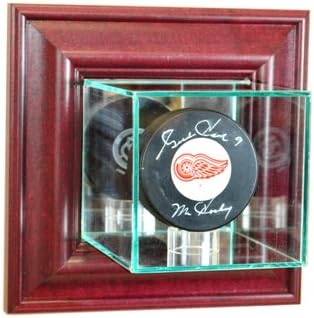 Perfect Cases WMPUC-C Wall Mounted Single Puck Display Case44; Cherry