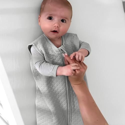 Image of Boppy Baby Sleep Sack 0 - 6 Months, Wearable Blanket 1 TOG, 100% Cotton, 2-Way Zipper for Easy Diaper Changes, Newborn Sleep Sacks, Machine Washable, Gray Quilt-Textured Knit (Pack of 2)