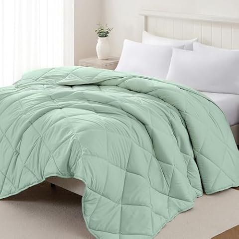 Homelike Moment Lightweight Full Comforter-Green Duvet Insert Down Alternative Comforter Full Size Bed, All Season Quilted Breathable Soft Bedding Comforter with Corner Tabs Sage Green Cover