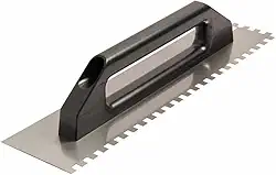 Desempenadeira em Aço Dentada Cabo Plástico 10x10mm 48x12cm