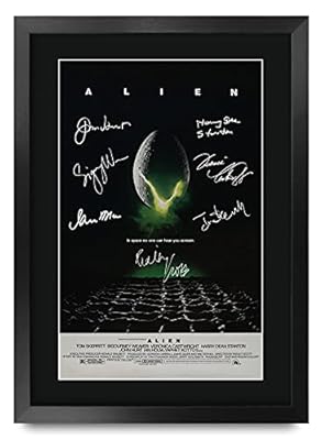 HWC Trading FR - Póster impreso A3 de Alien Sigourney Weaver Gifts con autógrafo firmado para fanáticos de la película, enmarcado en A3 | Ya disponible en tu tienda friki favorita! En mundofriki.es! HWC Trading FR - Póster impreso A3 de Alien Sigourney Weaver Gifts con autógrafo firmado para fanáticos de la película, enmarcado en A3 | Ya disponible en tu tienda friki favorita! En mundofriki.es!