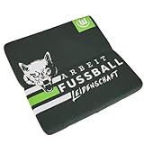 PERFEKT FÜR UNTERWEGS: Ob im Stadion, auf Reisen oder im Freien - das Klappkissen ist der ideale Begleiter für jeden VfL Wolfsburg Fan.