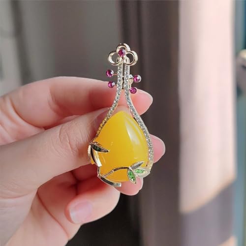 Image of Fashion Cute Crystal Animal Brooch Pins for Women Girls Cat Bird Corsage accessory Pin delicate accessory Party Ceremony (Pipa)