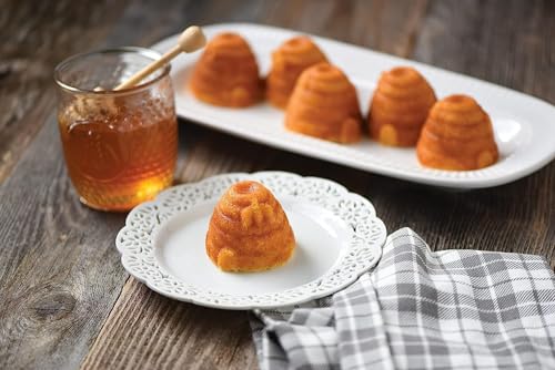 Nordic-Ware-Beehive-Cakelets-Pan