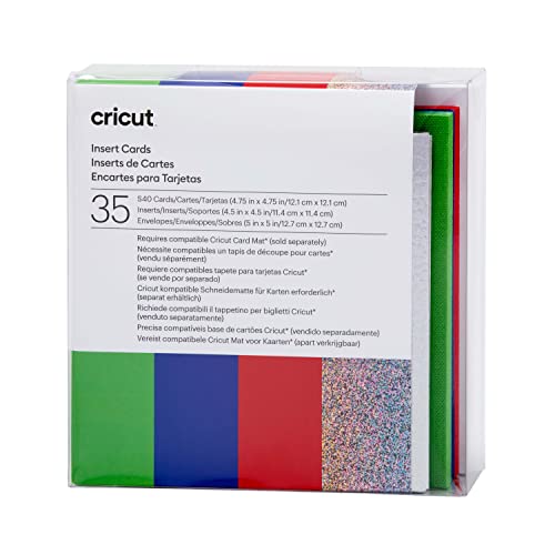 Dimensioni: schede S40, 12.1 cm x 12.1 cm, inserti 11.4 cm x 11.4 cm, buste 12.7 cm x 12.7 cm