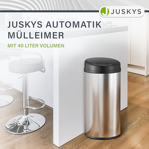 Juskys Bewegungssensor-Mülleimer in voller Größe stehend - Detailansicht von Juskys Sensor-Mülleimer Silber 40L Test �...