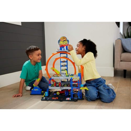Hot Wheels Conjunto de Pista con helicóptero y Coche metálico, Tres Niveles de Juego, Dos loopings, Almacenamiento para 37 Coches a Escala 1:64 y adaptadores Speed Snap, JLC05